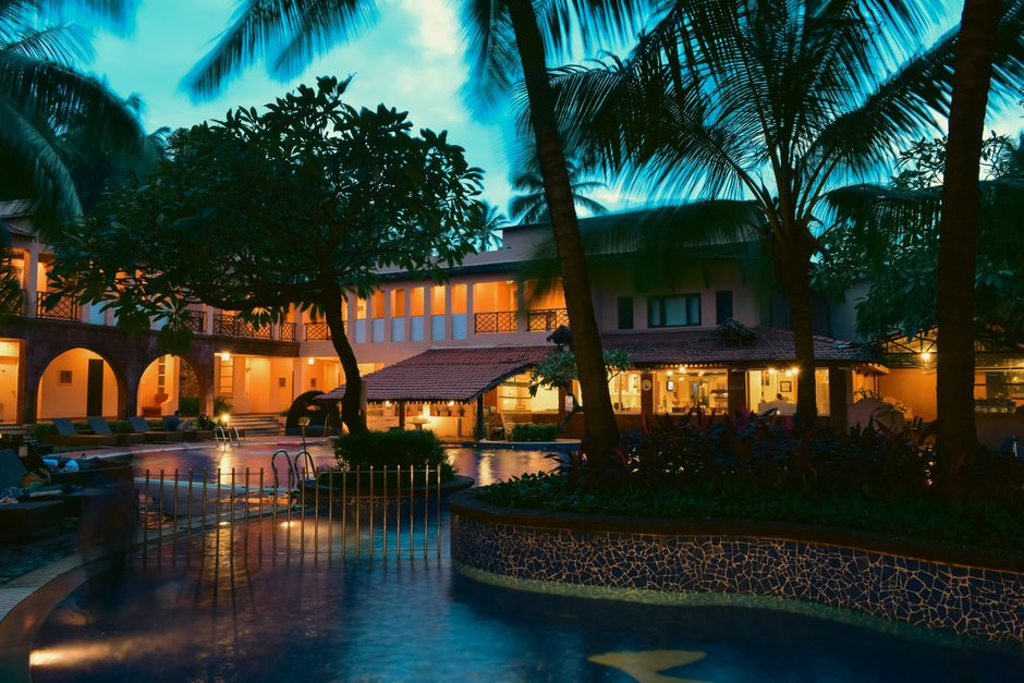 June Resort Heat Pacing: Indoor Resort Breaks for June Heat That Feel Like a Break
